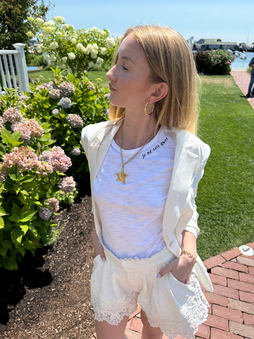 "Je Ne Sais Quoi" Tee