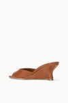 Brigitte Wedge ~ Tabac