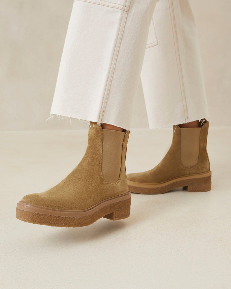 Raquel Pull-On Boot ~ Bisque