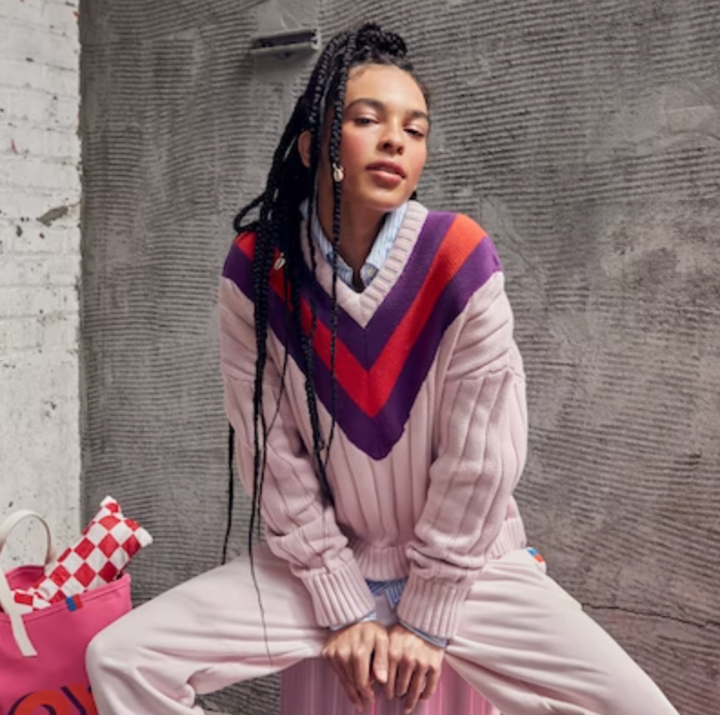 Yale Sweater Chic Streets