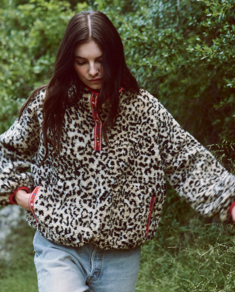 Country Side Pullover ~ Leopard Print